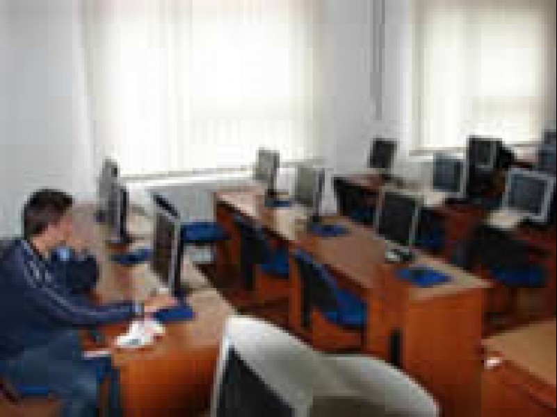 180507Cetinje_Internet_Center_tn.jpg